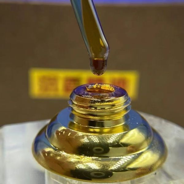 Rich Scent Profile OUD Agarwood Raw Material Essential Oil Distillation Luxury Perfume Blends