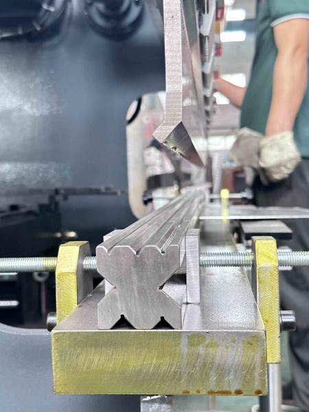 Hydraulic Bending Machine Sheet Metal Press Brake 130T Big Power