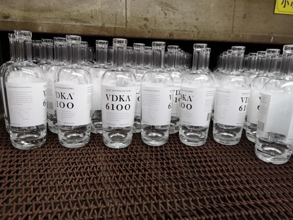 750ml VDKA 6100 VODKA GLASS BOTTLE, SUPER FLINT, PAPER LABEL DECORTION, New Zealand Vokda