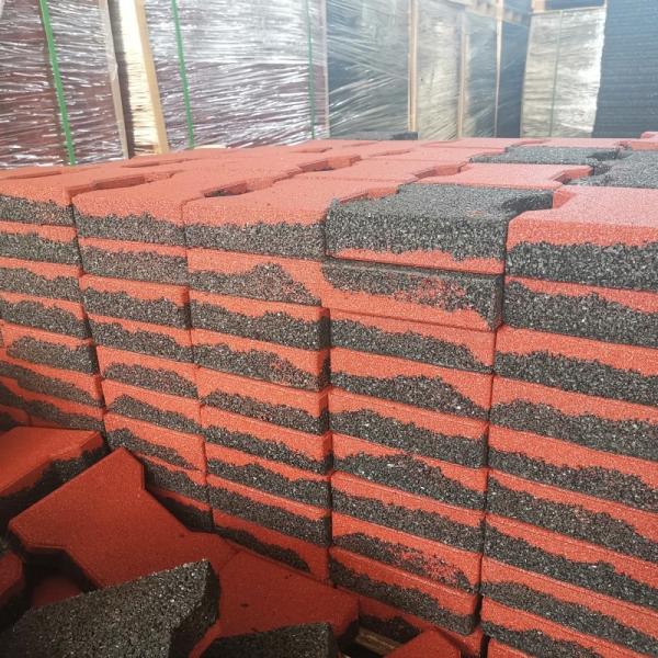 Plancher en brique de caoutchouc en forme d'os de chien 200*140mm 180mm*140mm Tapis de cheval en caoutchouc