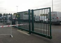 Puerta de acero galvanizada sumergida en caliente verde oscuro ensamblada fácilmente