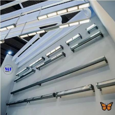 Lampadaire LED de jardin en aluminium. Poteau étanche, installation rapide, argenté, pour pont, cour, route, mur