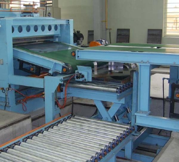 Metal feito sob encomenda que desenrola e que dar um coice a máquina de corte para o carro de bobina, o Uncoiler e o tosquiador