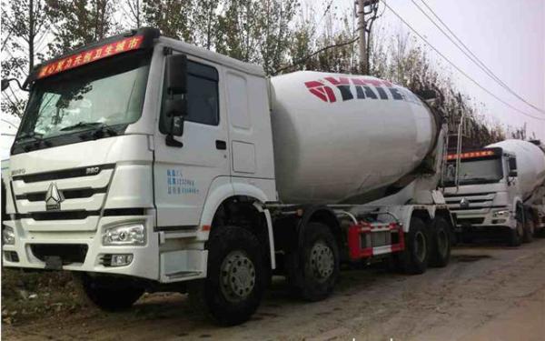 Safety Belts Concrete Mixer Truck With Adjustable Steering Wheel