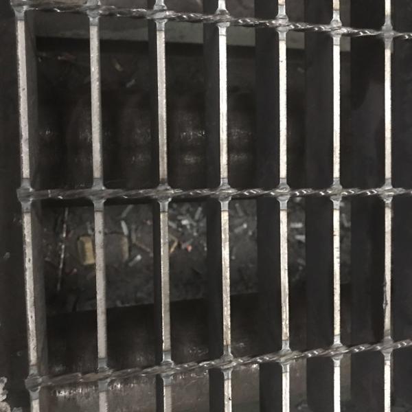 Welded Galvanized Heavy Duty Press Locked  Serrated Tooth Type I  Bar Steel Grating