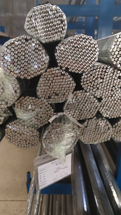 Tige en titane pur idéale pour les dispositifs médicaux, les composants aérospatiaux et les pièces industrielles résistantes à la corrosion.