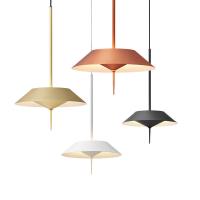 Nouvelles lampes à suspension métalliques à LED simples nordiques modernes pour salle à manger