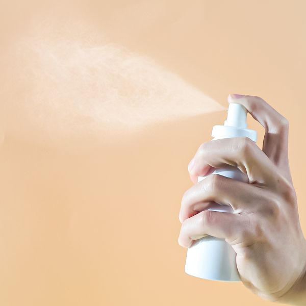 Food-Grade White Plastic Spray Bottles with Fine Mist and Leak-Proof Design for Custom Cosmetic Packaging