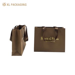 XL Emballage Expériences de Cadeaux Premium Marron Sacs Fourre-Tout de Luxe pour le Shopping Grands Sacs Cadeaux en Papier Avec Logo Design Minimaliste Finition Texturée Polyvalent Pour la Mode Beauté Décoration Intérieure