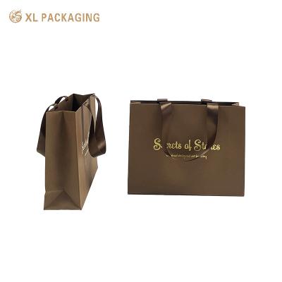 Expériences de cadeaux haut de gamme Sacs fourre-tout de luxe marron en papier Sacs cadeaux grands avec logo Design minimaliste Finition texturée Polyvalent pour la mode, la beauté, la décoration intérieure