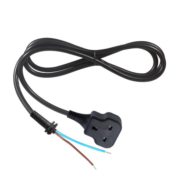 Socket féminin de la norme britannique (BS) avec bornes de fil pré-décapées et en conserve pour des connexions sécurisées par crimping