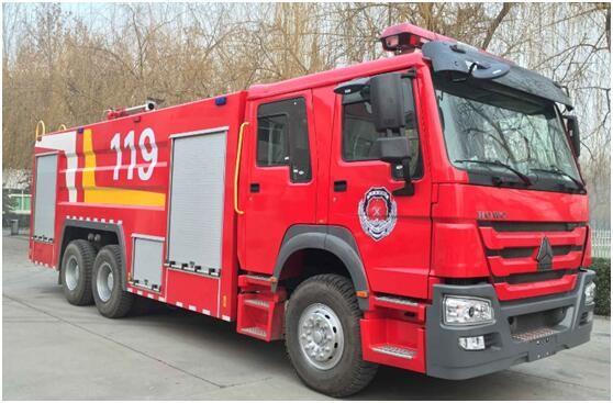 Caminhão de bombeiros de espuma SINOTRUK resistente 276KW 6x4 15000L com cabine dupla