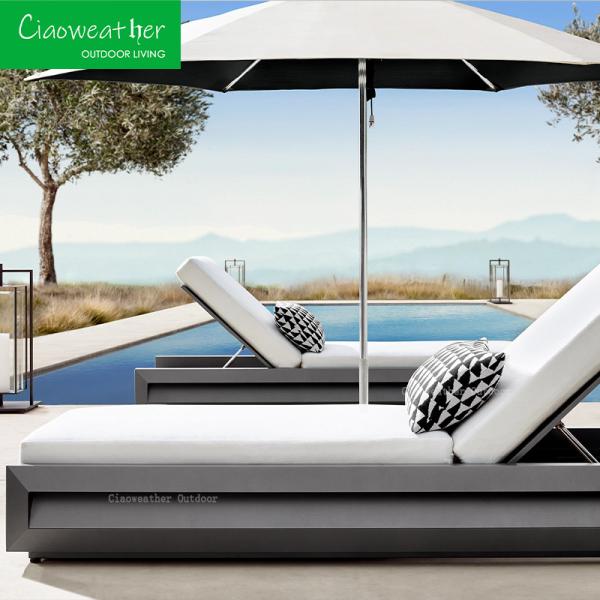 Modern Outdoor Furniture Luxury Resort Beach Chaise Villa Pool Lounge Chairs Outdoor Pool Teak Outdoor Sun Lounge Chair