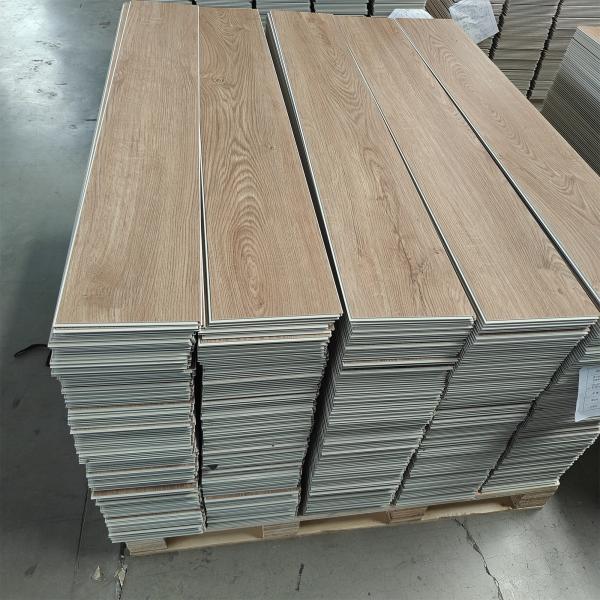 Baldosas de suelo de plástico con vetas de madera SPC PVC, suelo SPC para el hogar y la oficina