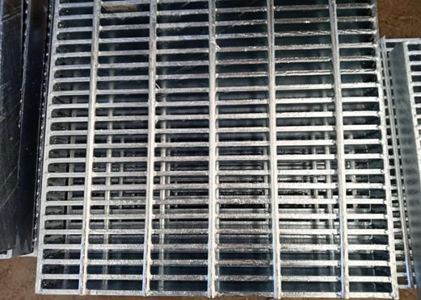 Flat Bar Heavy Duty Grating Hot Dip Galvanized Feature Thick Zinc Coating