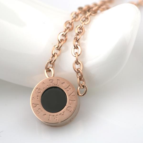Fashion Pendant Jewelry Women Stainless Steel Necklace with Black Shell, Cluster Choker Necklace
