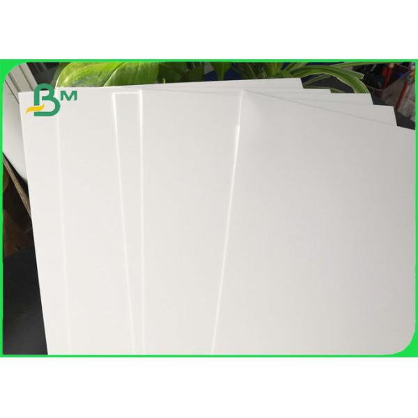 300GSM Surface Smooth High Whiteness C1S Coated Ivory Board Высокая доска цвета слоновой кости белизны К1С, покрытая бумага доски цвета слоновой кости 300ГСМ поверхностная приглаживает