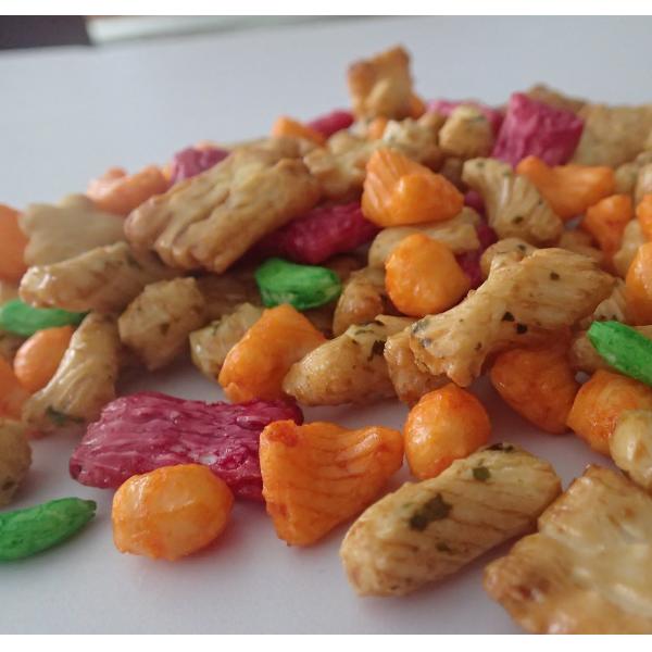 Galletas orgánicas del arroz del arroz del color artificial japonés gastrónomo de las galletas