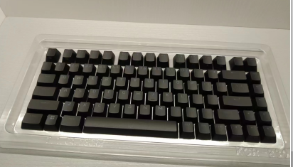 Surface lisse Les touches d'injection en plastique couvrent les boucles d'oreilles imperméables