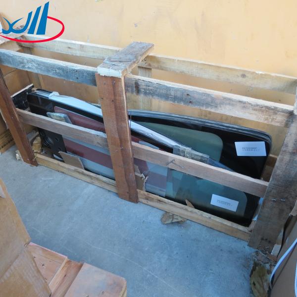 SINOTRUK HOWO Truck Safety And Durable Front Windshield WG1642710001