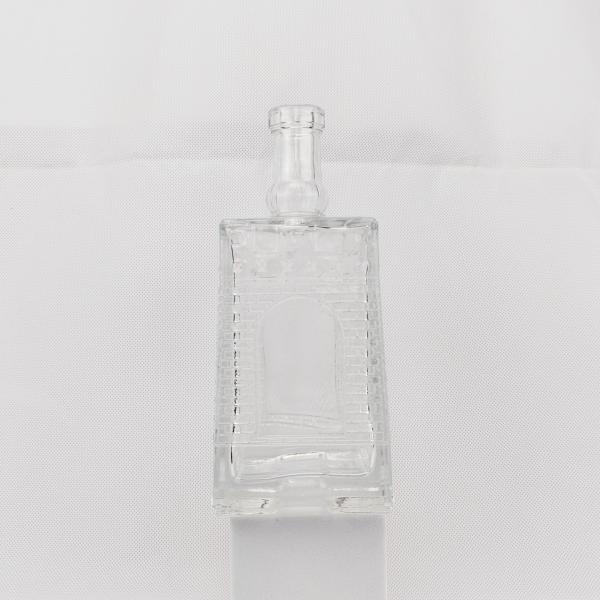 680ml Square Glass Vodka Bottle with Engraved Design Customized Spirit Bottle