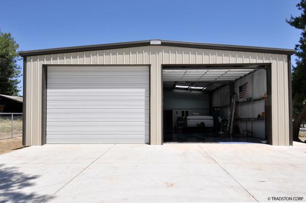 Q355B Steel Structure Warehouse With FRP Skylight And Glass Wool / PU Sandwich  Insulation