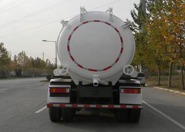 SINOTRUK HOWO  Vacuum Sewage Suction Truck 15CBM LHD 6X4 Euro2 290HP