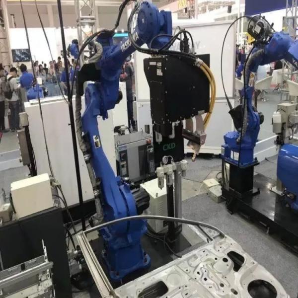 Yaskawa Motoman AR1440 With Welder RD350 With Industrial Welding Robot System