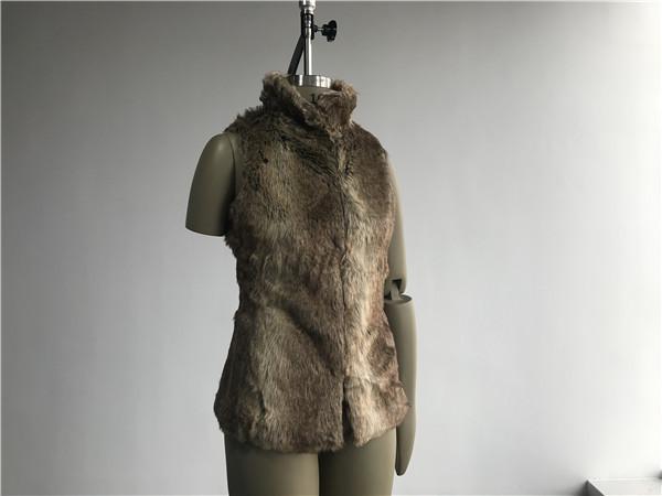 Natural Flax Color Ladies Faux Fur Coats With Funnel Neck Multi Size TW76418
