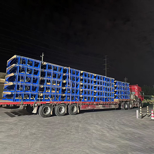Blue Truck Dock Leveler 380V Hydraulic Dock Leveler For Logistics / Distribution Centers