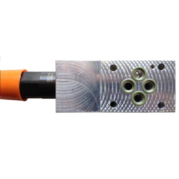 Válvula Solenoide Rexroth ZDRK6VP5-11 100YMV Para Dimensões Pequenas Cor Prateada