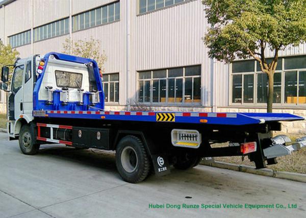 FAW Flatbed Wrecker Tow Truck 6  Wheeler For Car Carrier / Road Rescue