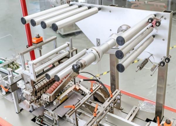 5kw Servo Cellophane Box Wrapping Machine , Lotion Over Wrapper Machine