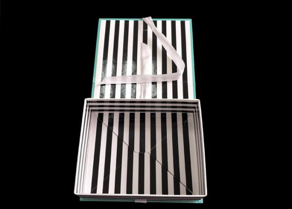 Glossy Printed Folding Gift Boxes Multiple Colors For Wig Packaging 26 * 22 * 6cm