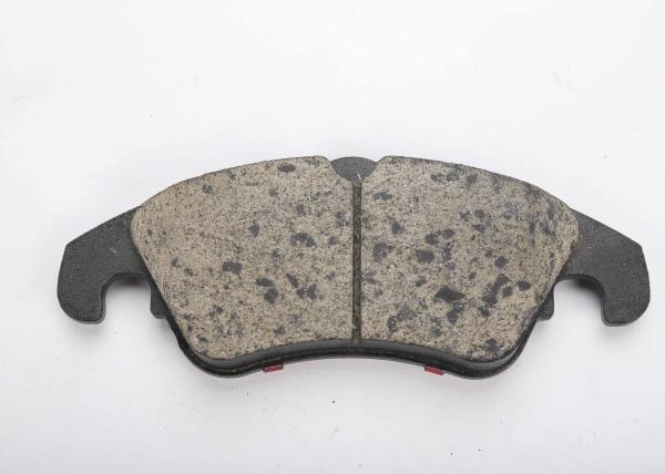 Customized Car Brake Pads Low Metal Ceramic 80000km  High Braking Performancea