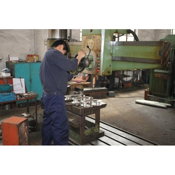 Transmission Line Stringing Equipment 60kN Hydraulic Puller Machine With Cummins Engine
