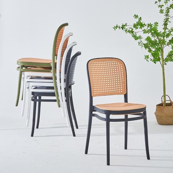 Hole Back Polypropylene Dining Chair Restaurant High Quality Breathable Colorful Stackable Plastic Chairs