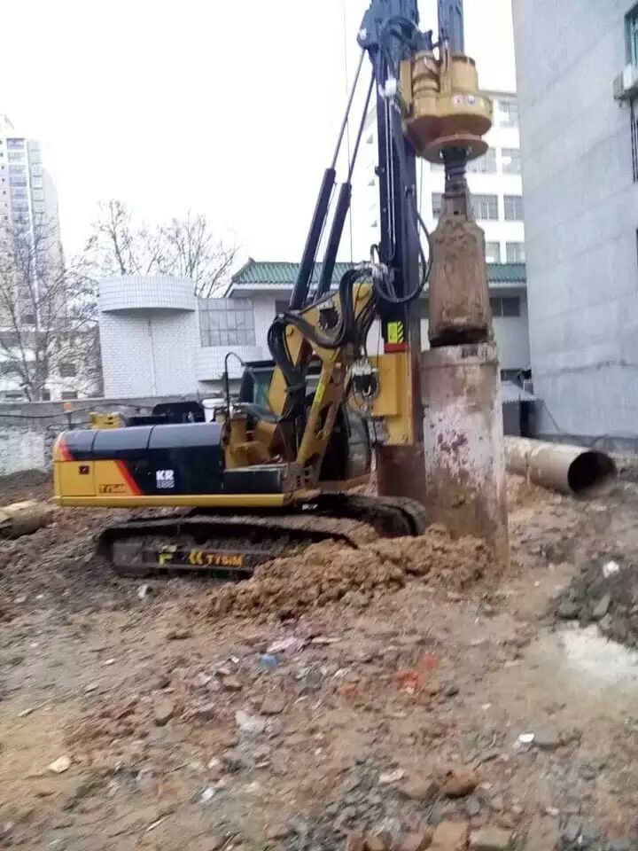 Буровая установка KR90C роторная с шасси кота, 72 m/минимальной главной линейной скоростью Максимальн Сверлить Диаметром ворота 1000mm