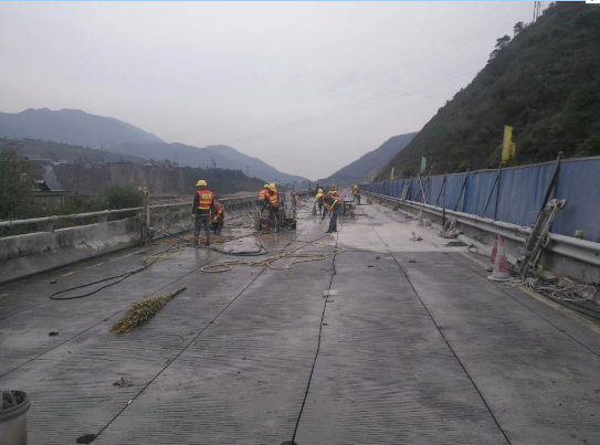 Hydraulic Diamond Wire Saw Machine For Stone And Concrete Cutting Driven Wheel One Drive