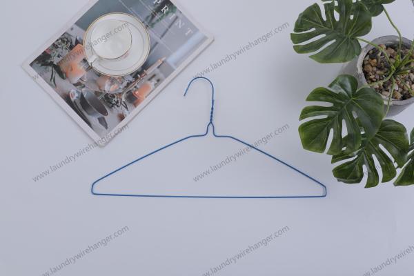 Versatile Metal Clothes Hangers 1000 Cartons Per Box for Commercial Applications