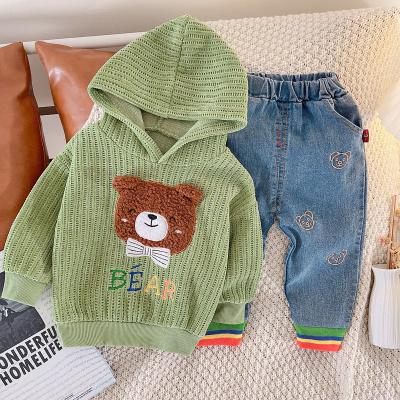 A mola e o equipamento de Autumn Children ajustam o terno de duas partes encapuçado do urso dos desenhos animados