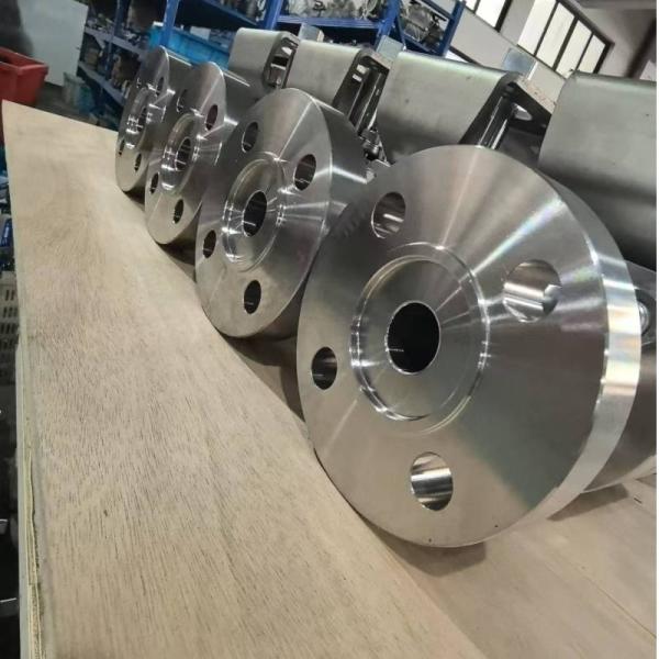 Válvula de bola con brida de forja libre con material 304 y diseño OEM resistente a la corrosión