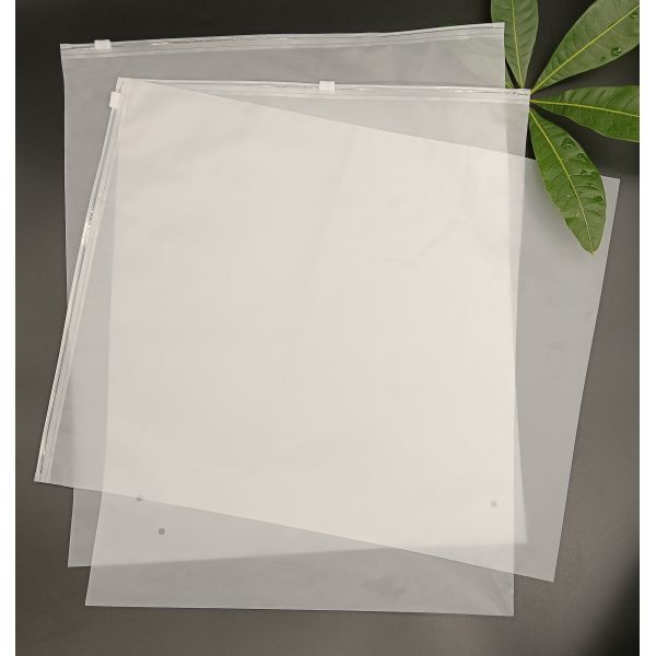 Sac zippé en plastique givré transparent CPE PE avec performance recyclable et anti-poussière