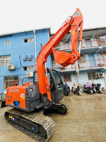 7 Ton Original Japan Used Hitachi ZX70 Crawler Excavator With 40.5KW Engine Power And 0.3m3 Bucket Capacity