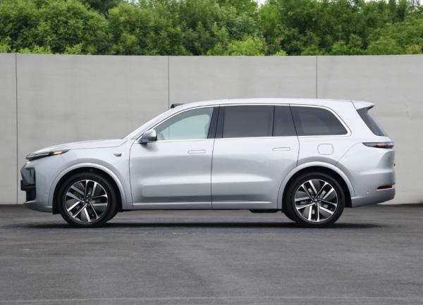 2025 Electric Ultimate Lixiang Electric Car L9 449Ps Comfortable Left Hand Drive Suv Car