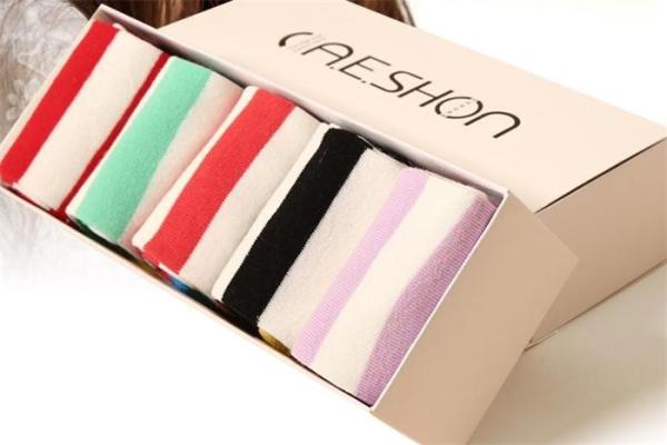Trendy colorful christmas promotional style OEM thick winter cosy cotton socks for women