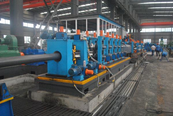 Ligne de production automatique de tubes en acier ERW pour tubes rectangulaires ronds carrés