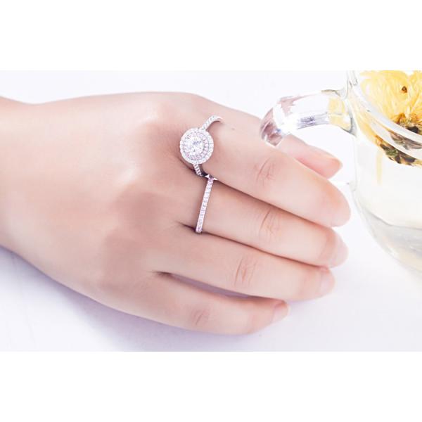 Anillo de novia de plata de 925 esterlinas Anillos de boda de compromiso de CZ redondeado para ella