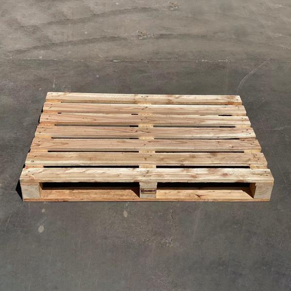 Wooden Industrial Grade Hardwood Shipping Pallet Durable Reusable Stackable Easy Handle Commercial Floor Pallet