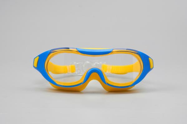 Fashionable Fog Resistant Swimming Goggles For Kids High Definition Ergonomic Design